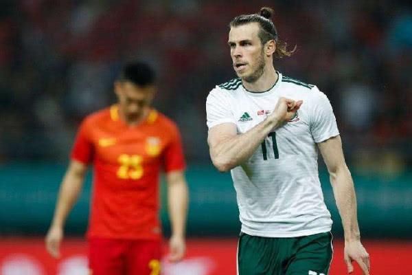 国足丢脸丢到全世界,国外媒体:真像贝尔在和小