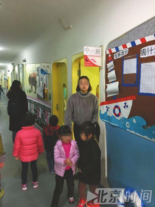 成都一幼儿园多名小孩疑被老师针扎屁股