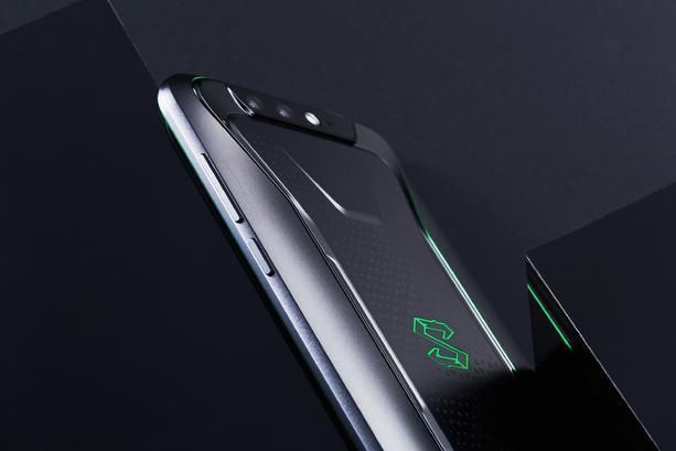 玩游戏 吃鸡用哪款手机比较好?黑鲨游戏手机