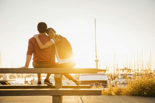 女生喜欢你的细微动作男生千万不要错过