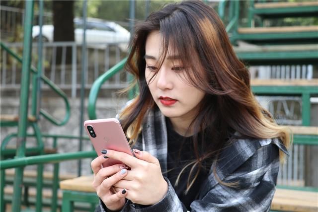 雷军:小米6X正式发布,柔光自拍+3200万后置双