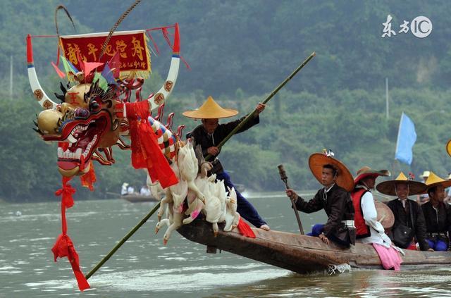 贵州苗族独木龙舟节:一个只属于男人狂欢的节日