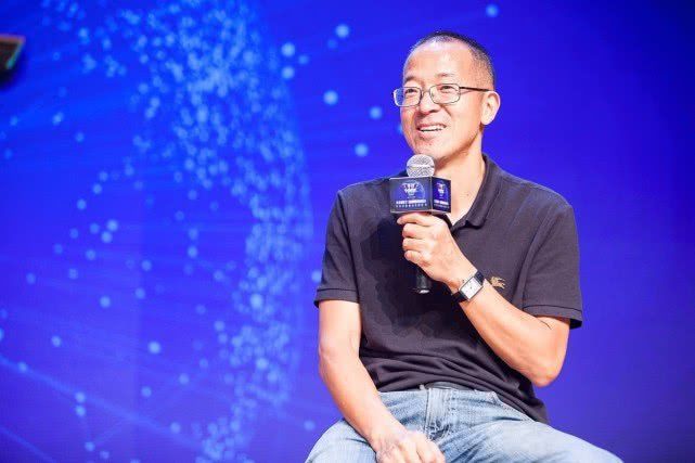 高考考了3次的俞敏洪大学五年没有谈过恋爱,永