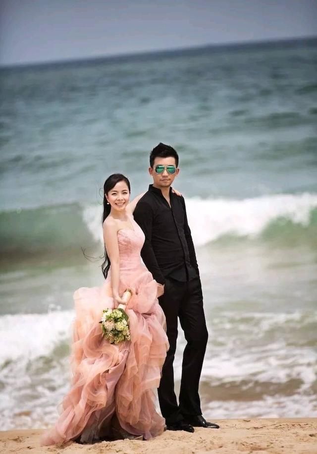 王二妮成名前后,丈夫李飞变化真大