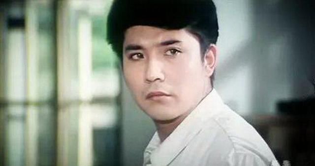 圈中是小鲜肉当道时,对孙淳真是感觉有些可惜了,他年轻时外表也很出众