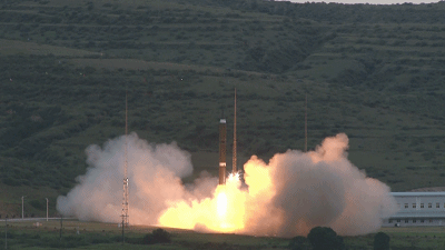 近日，据外媒报道称，中国人民解放军火箭军在8月23日试射了一枚东风-4弹道导弹。东风-4是1975年开始服役的远程弹道导弹，这款老式导弹已经在解放军中服役多年，