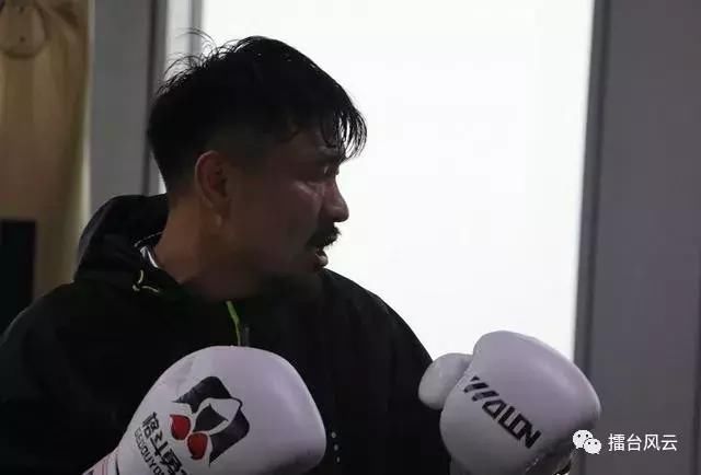 独家评论:欢乐喜剧人应向王洪祥和广大拳迷道