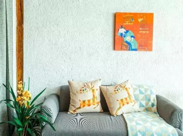 夫妻俩逃离香港,在大理造起一座玻璃房,随手一