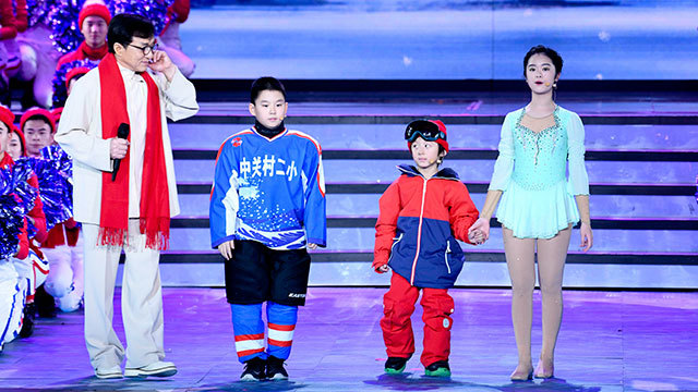 成龙吴京同台切磋 助力冬奥《拼出未来》 成龙吴京同台切磋 助力冬奥《拼出未来》