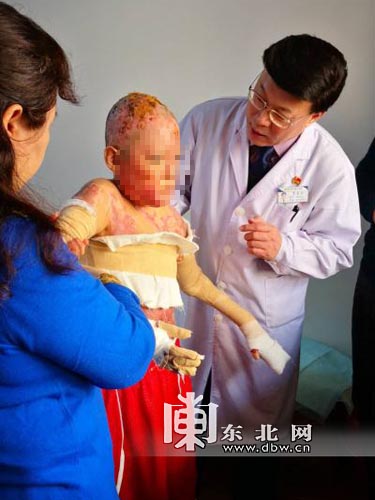 元宵佳节前哈市五院专家赴赵郝睿家查房慰问