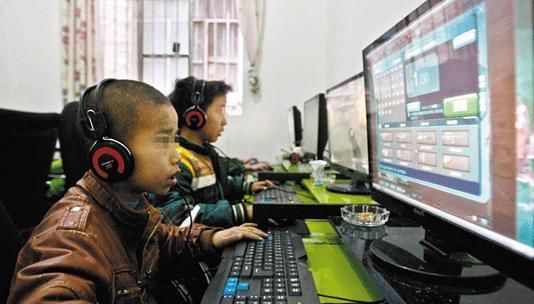 家长举报老师补课,暑假又求老师办班,家长你们