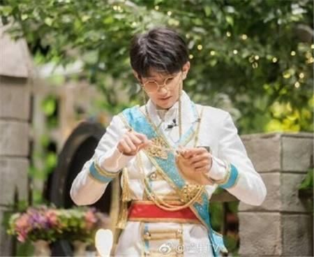 易烊千玺为何不上《明星大侦探》,粉丝拒绝的