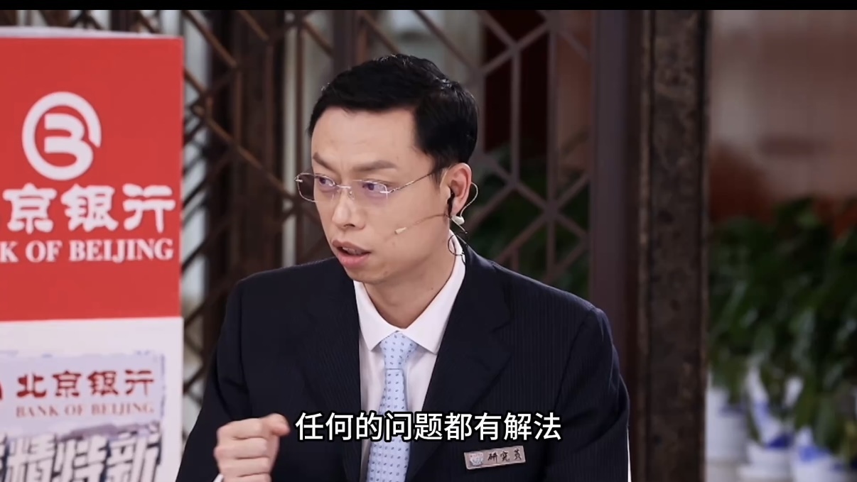 大模型第一股智谱突破万亿市值！