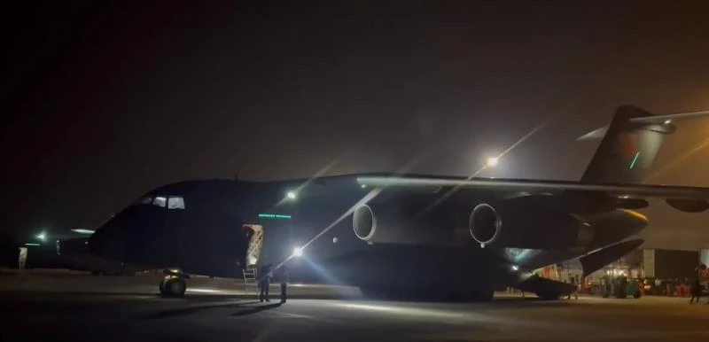 中国空军派出4架运-20接救援队员回家 中国空军派出4架运-20接救援队员回家