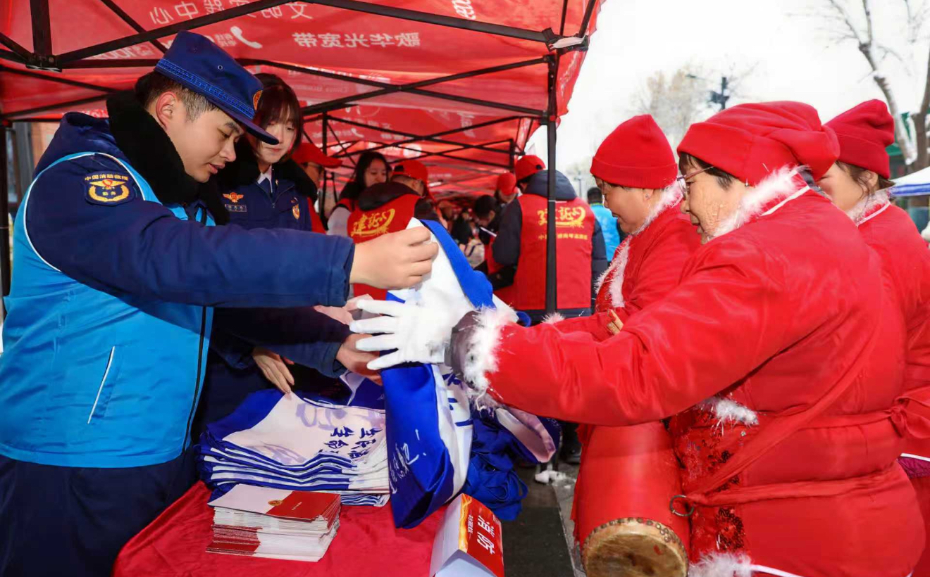 弘扬雷锋精神，争当时代先锋——丰台消防开展学雷锋系列活动