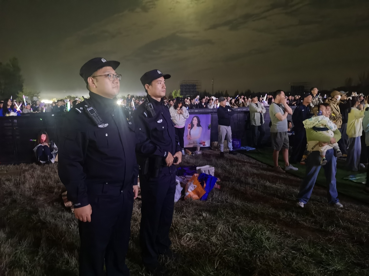 花好“乐”圆通州警方全力护航大运河音乐节 花好“乐”圆通州警方全力护航大运河音乐节