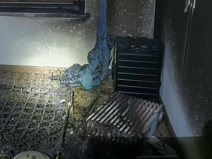 电气线路故障接连引发火灾消防部门提示居家谨防“电老虎” 电气线路故障接连引发火灾消防部门提示居家谨防“电老虎”