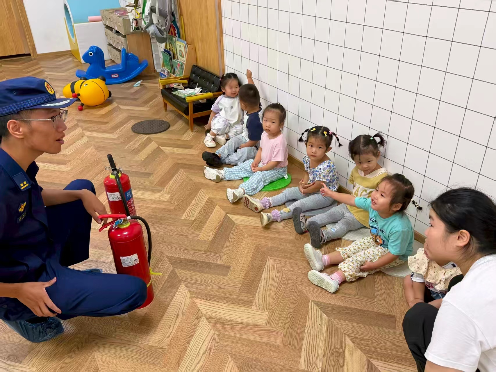 丰台84名消防副校长履职首秀新学期首日全覆盖开讲“消防开学第一课” 丰台84名消防副校长履职首秀新学期首日全覆盖开讲“消防开学第一课”