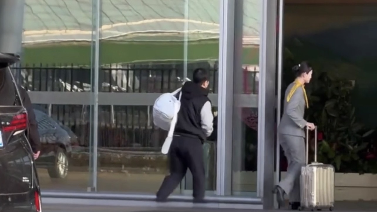 新春首战!孙颖莎出发新加坡 新春首战!孙颖莎出发新加坡