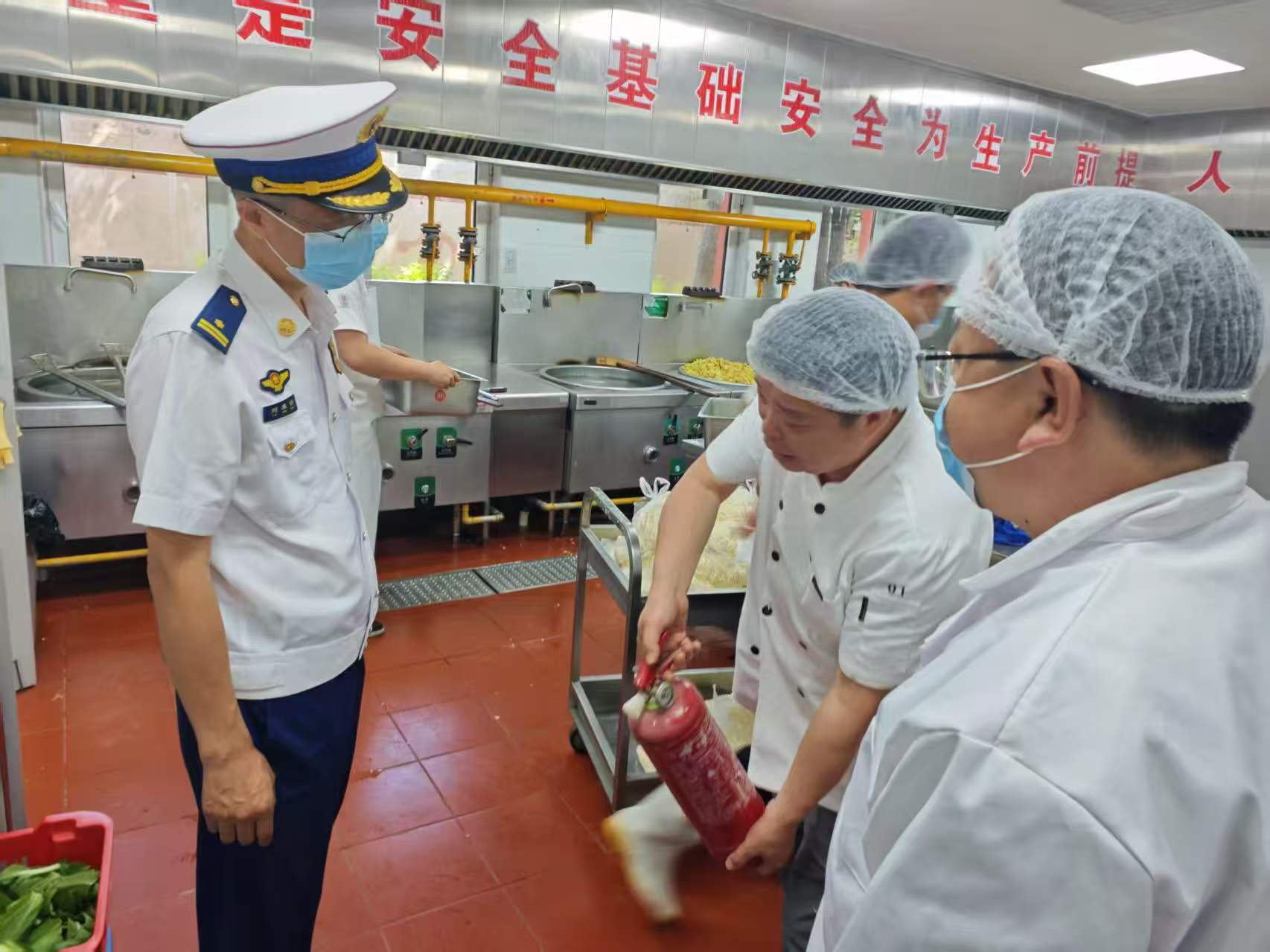 大兴区消防救援局开展中考考点消防安全服务指导 大兴区消防救援局开展中考考点消防安全服务指导