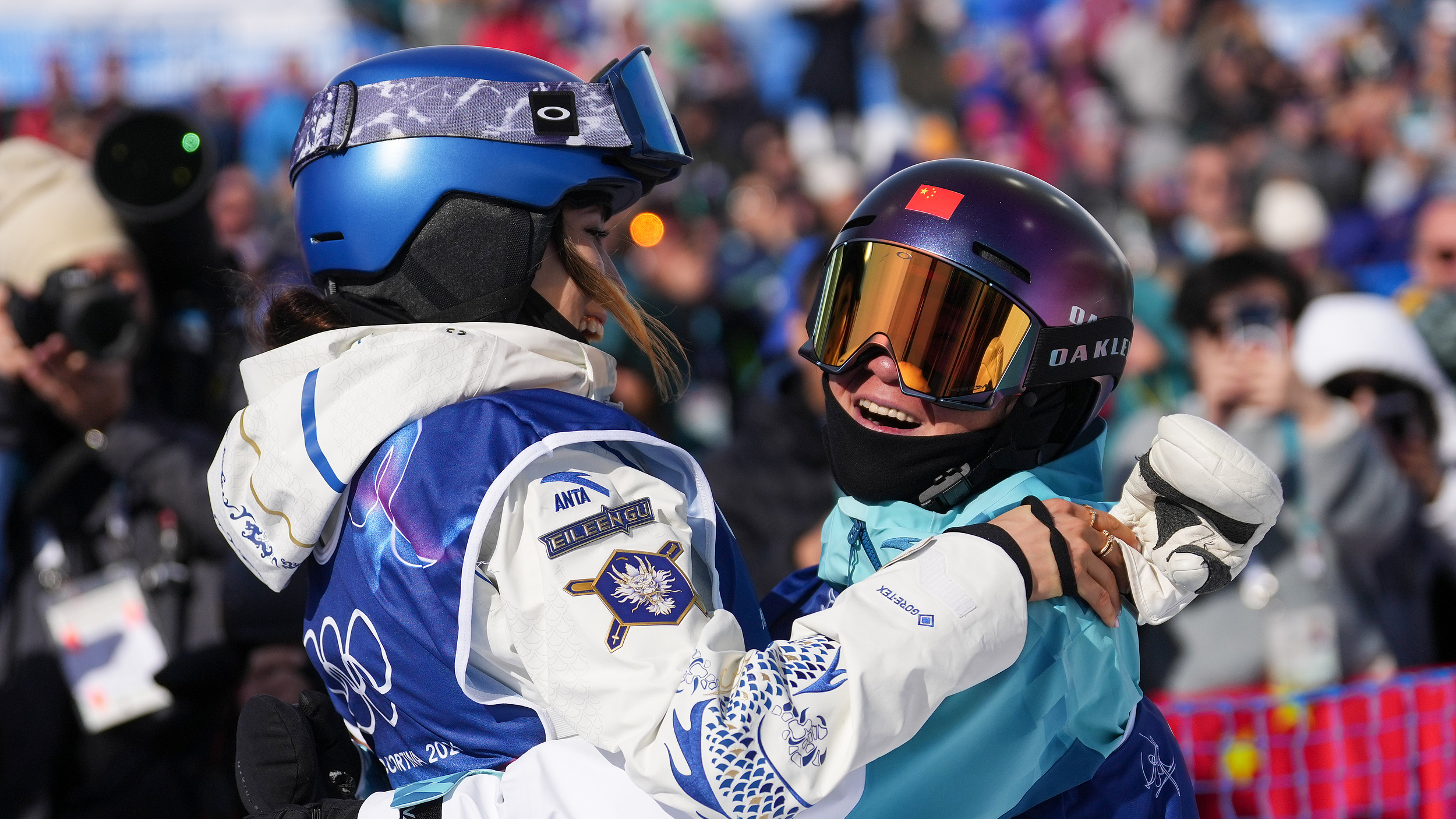 中国队包揽米兰冬奥会自由式滑雪女子U池冠亚军