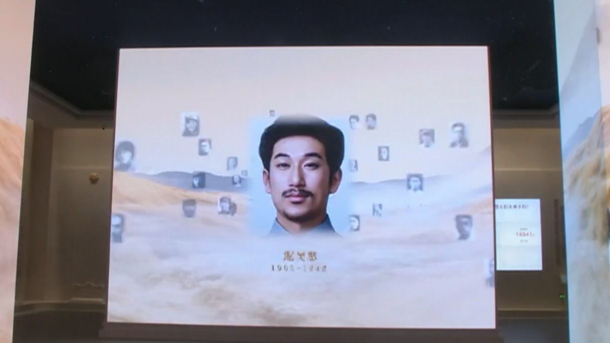 “柠檬黄”志愿服务显担当 中国人民抗日战争纪念馆迎来参观高峰