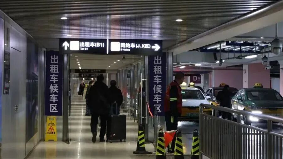 出行提示：大风沙尘预警 返程高峰将至 请合理规划行程 注意交通安全