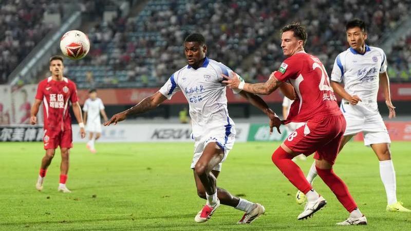 为挽救球员生命,他们上演“生死时速” 为挽救球员生命,他们上演“生死时速”