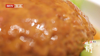 坚持做好菜的非遗传人