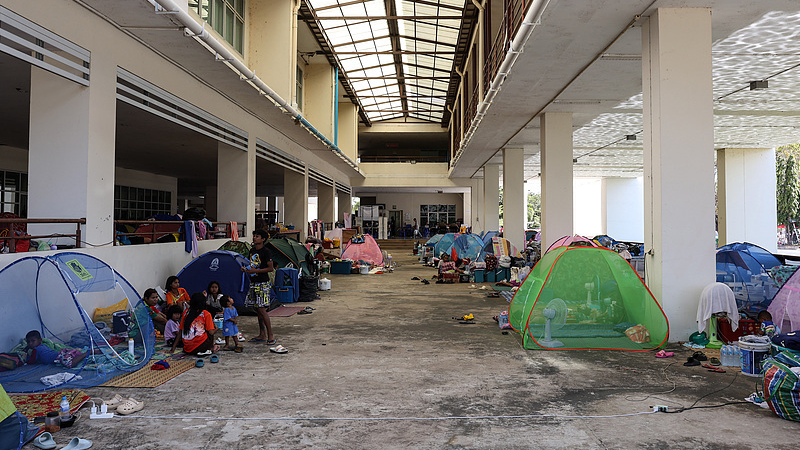 泰国防部：柬持续袭击泰边境 超16万人避难