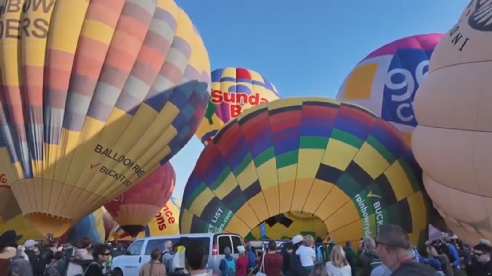 美国阿尔伯克基国际热气球节开幕 美国阿尔伯克基国际热气球节开幕