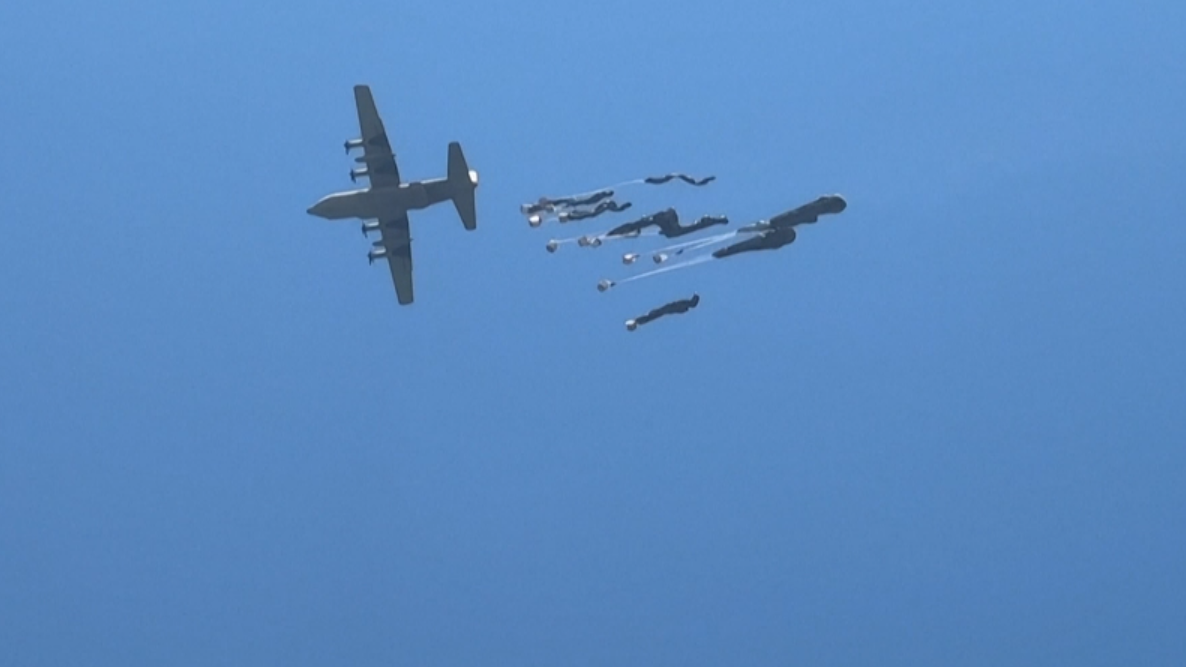 多国向加沙空投物资 联合国:实属“无奈之选” 多国向加沙空投物资 联合国:实属“无奈之选”