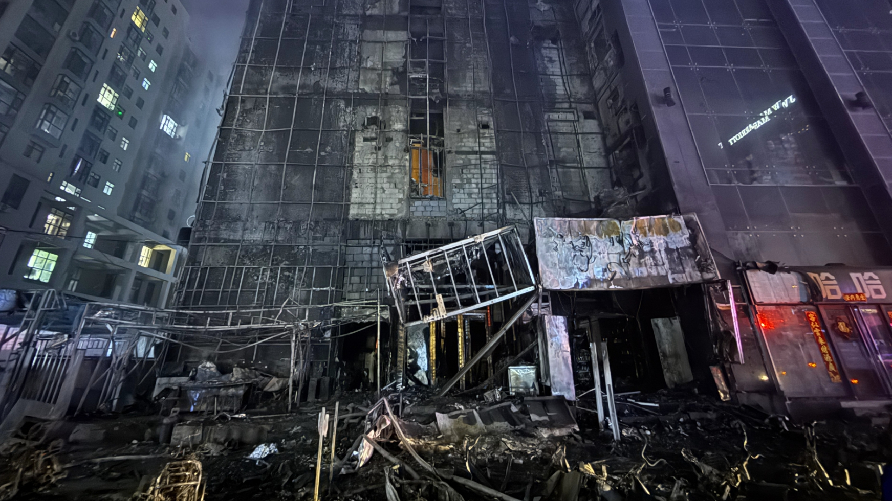 山西太原一建筑发生火灾,已致1人死亡25人受伤 山西太原一建筑发生火灾,已致1人死亡25人受伤