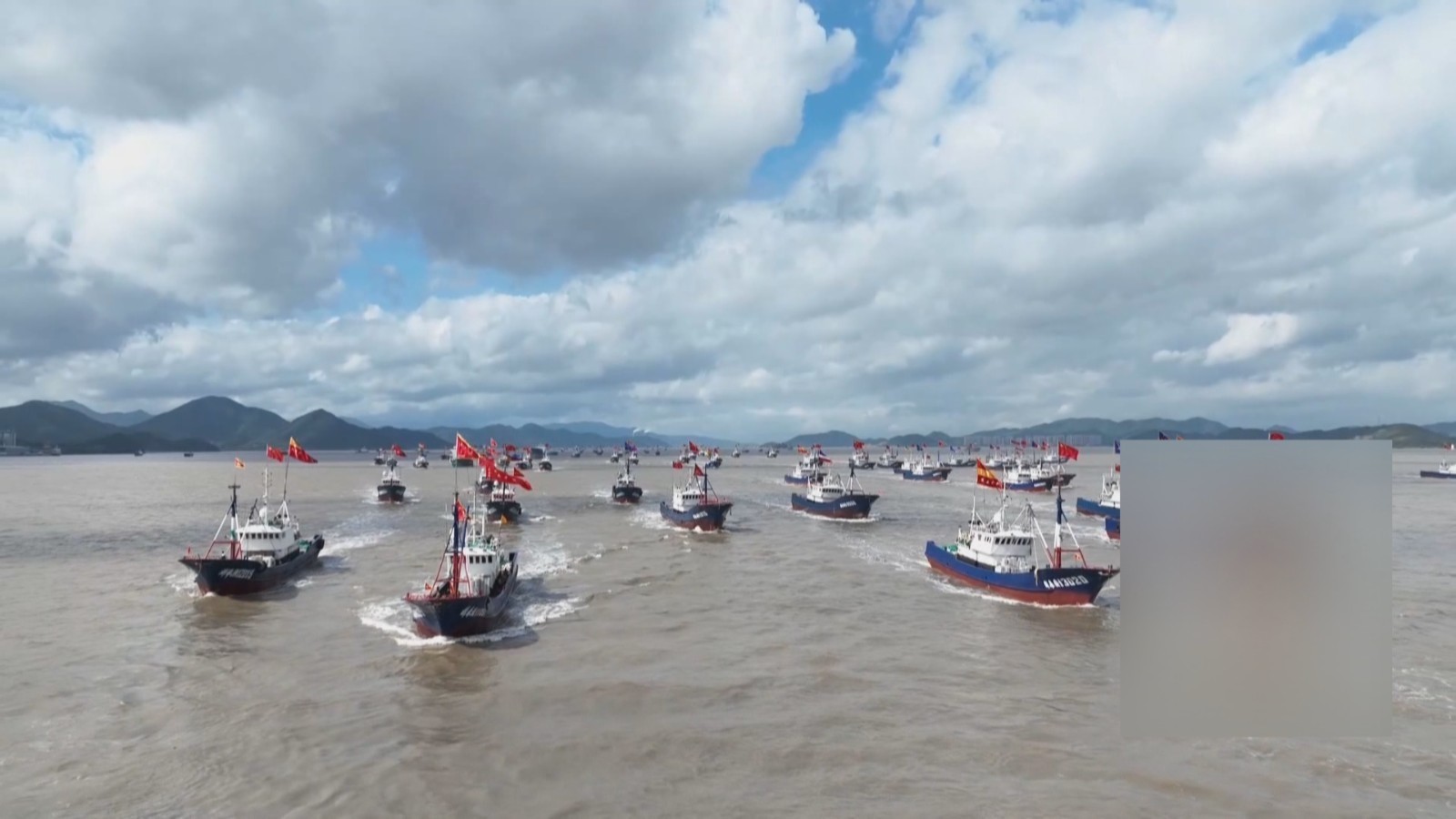 东海全面开渔 渔船扬帆起航