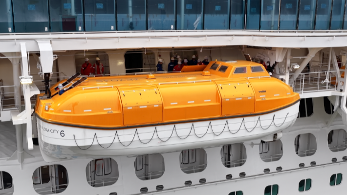 第二艘国产大邮轮今天进行救生艇脱钩试验