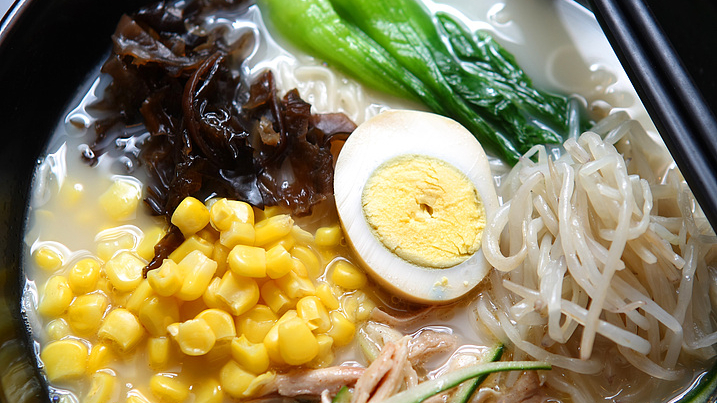 这样吃面条，升糖速度堪比喝糖水！只需加上2种食材，稳住血糖又好吃~