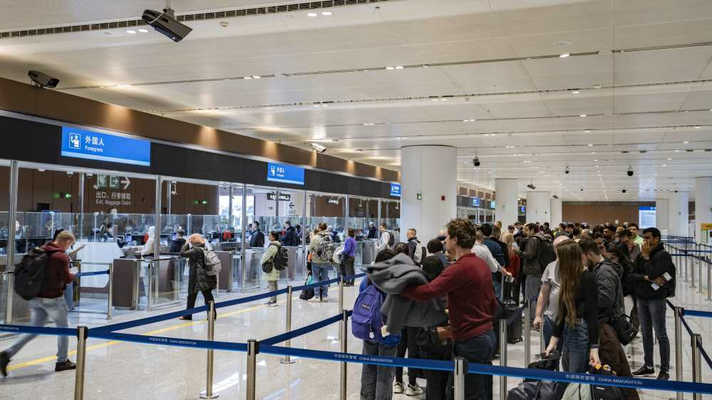 新纪录!大兴机场口岸今年出入境外国人破百万人次 新纪录!大兴机场口岸今年出入境外国人破百万人次