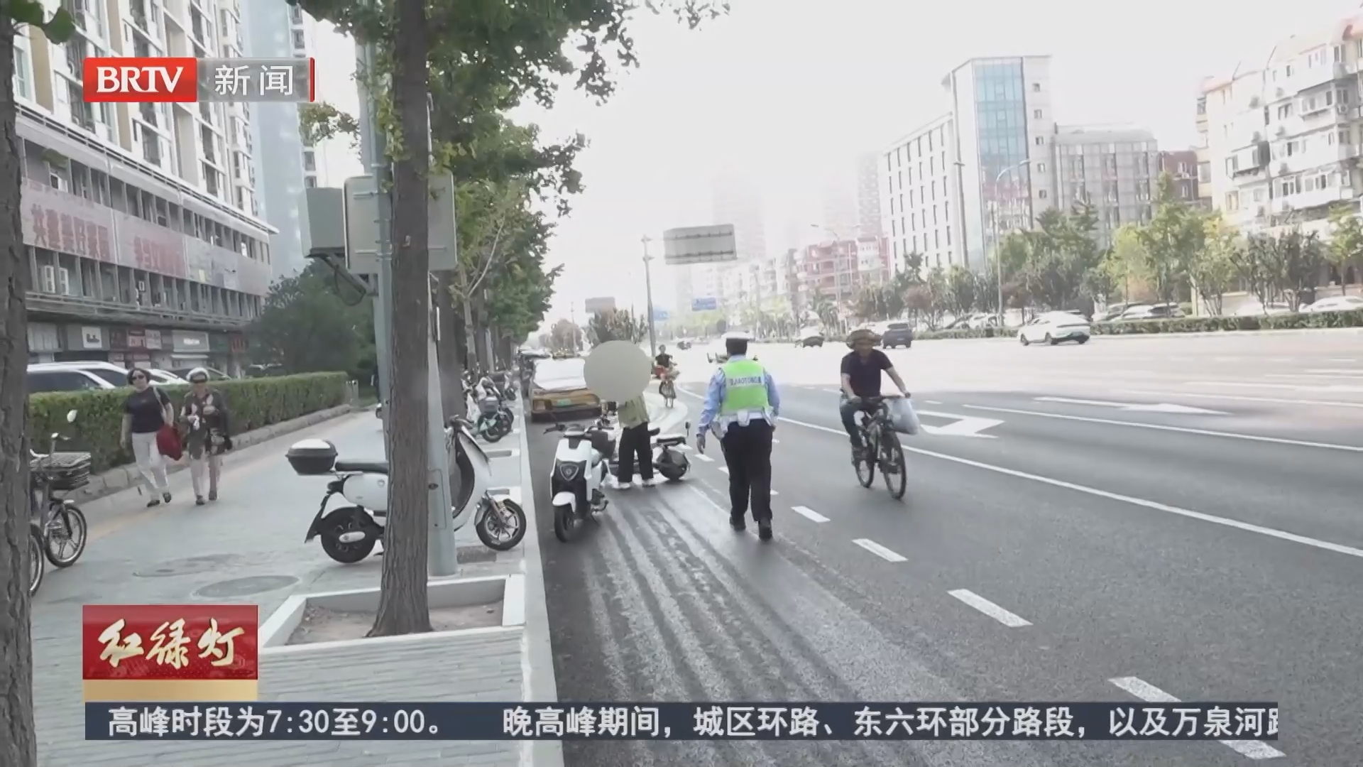 电动自行车“肉包铁” 骑行更需头盔保护