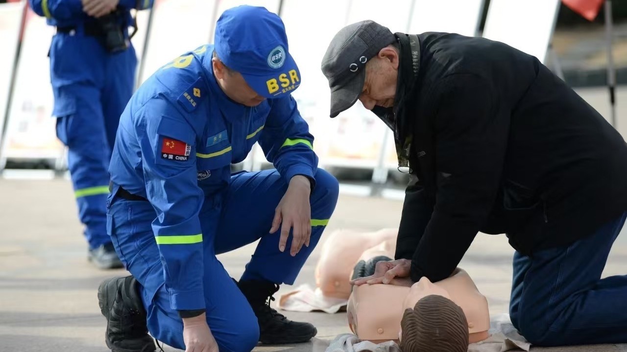 2025年石景山“老街坊”学雷锋志愿服务月活动启动 2025年石景山“老街坊”学雷锋志愿服务月活动启动