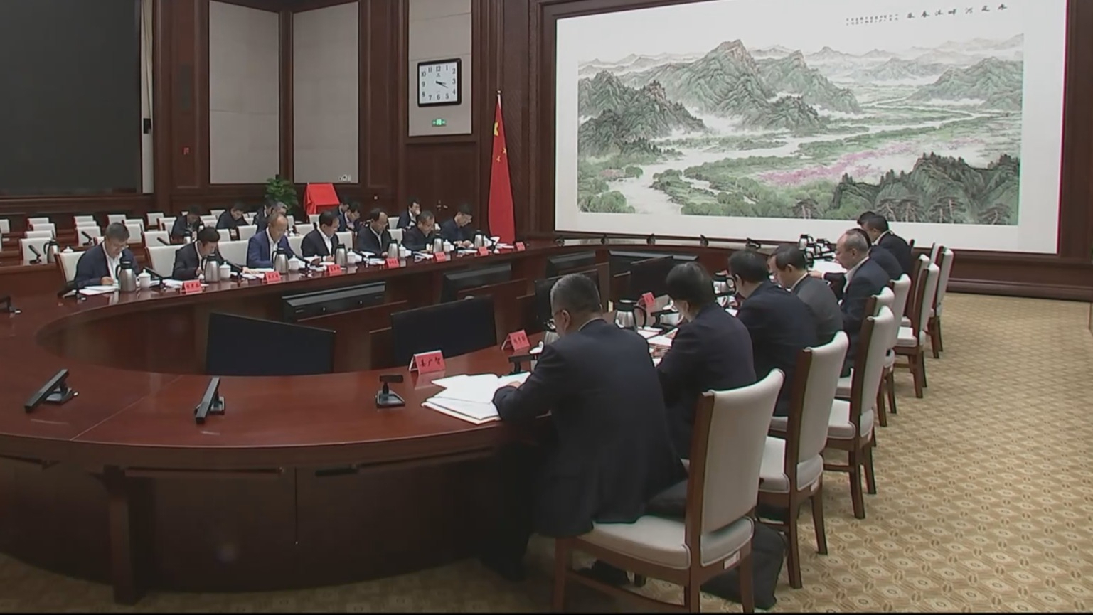 深化部市合作推动人工智能赋能新型工业化座谈会召开