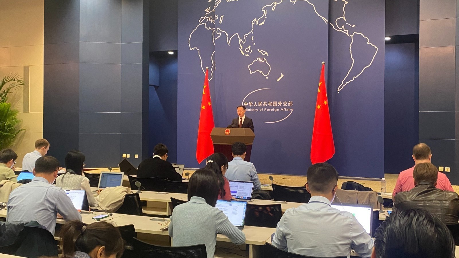 印尼启动加入金砖国家的程序,外交部:欢迎更多志同道合的伙伴 印尼启动加入金砖国家的程序,外交部:欢迎更多志同道合的伙伴