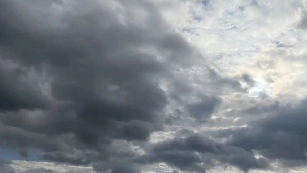 下雨下雨!今日最高气温31℃ 出行注意防雷避雨 下雨下雨!今日最高气温31℃ 出行注意防雷避雨