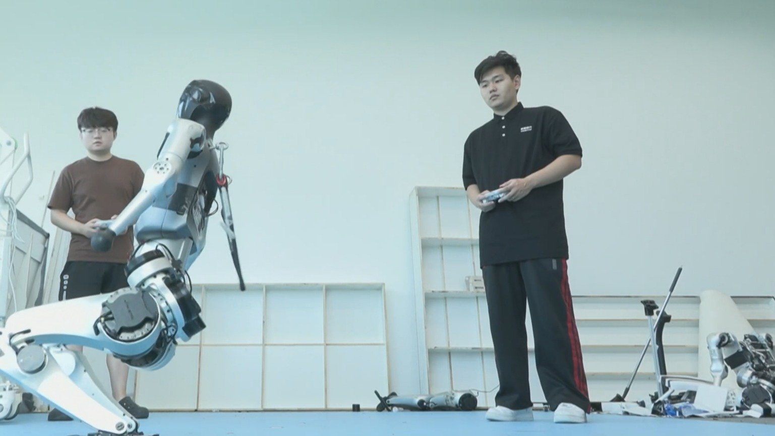 京产机器人荣耀时刻背后的故事