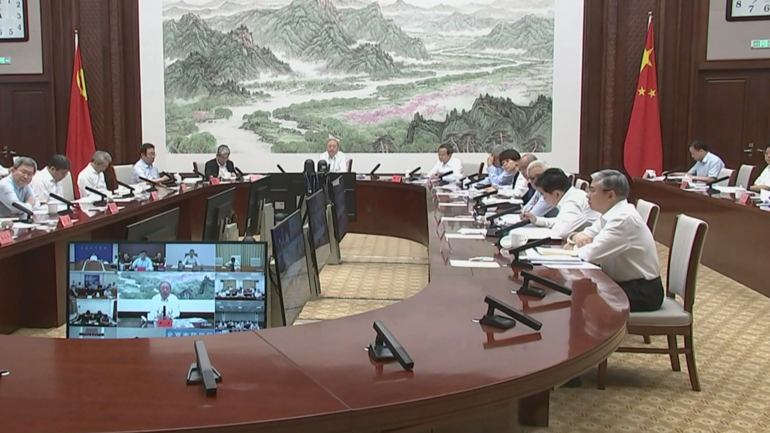 市委召开月度工作点评会 尹力主持并点评 殷勇参加 市委召开月度工作点评会 尹力主持并点评 殷勇参加