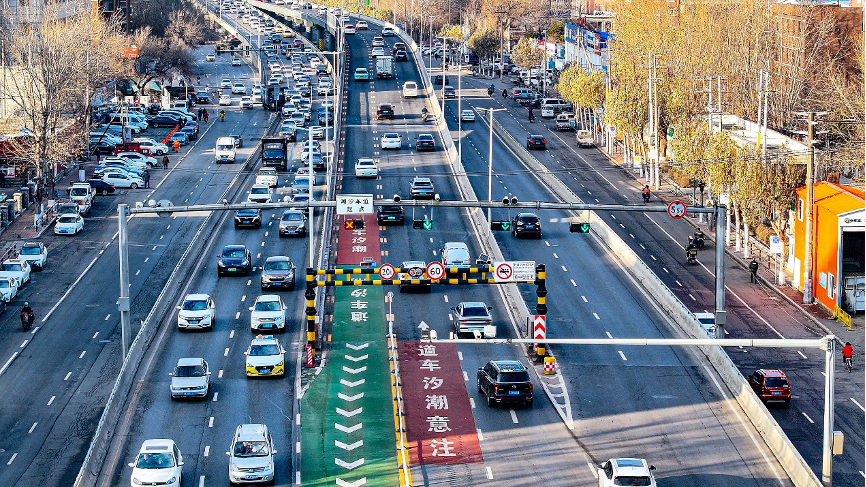 汽车市场持续升温,多家车企11月份销量创新高 汽车市场持续升温,多家车企11月份销量创新高