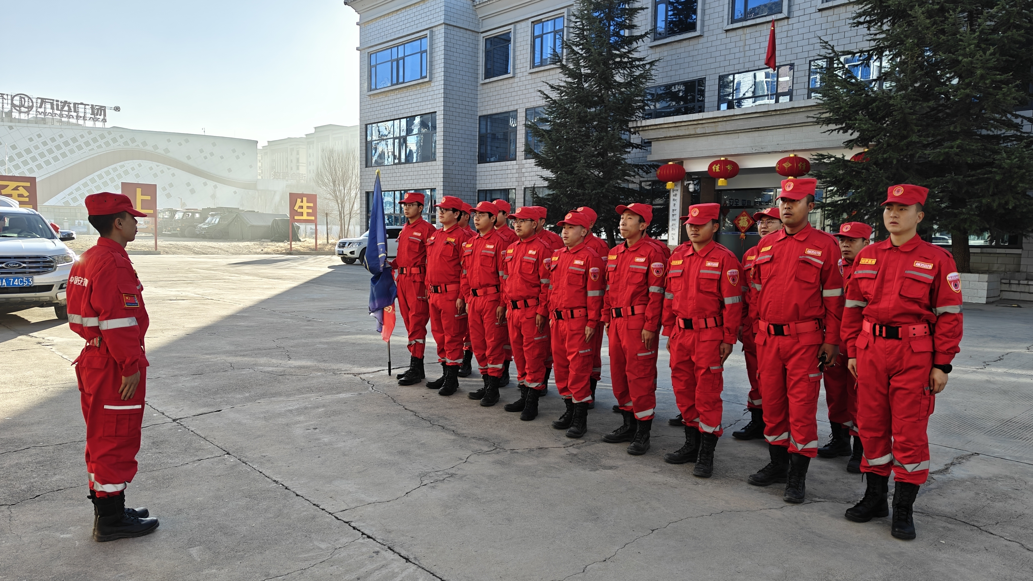 西藏日喀则市定日县6.8级地震   中国安能专业救援力量紧急出动