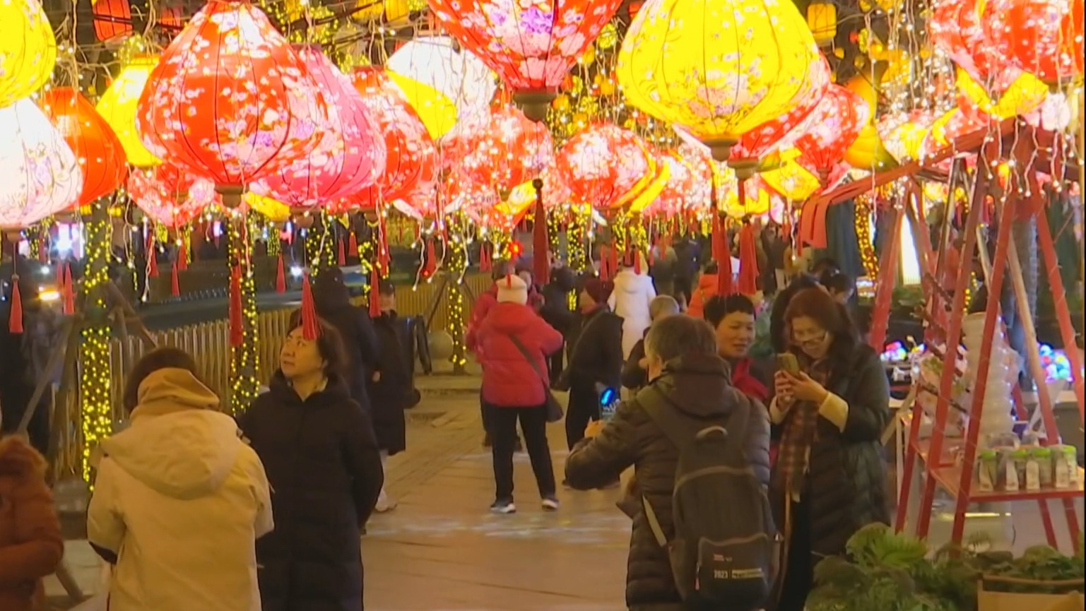 海淀同庆街千盏花灯点亮 海淀同庆街千盏花灯点亮