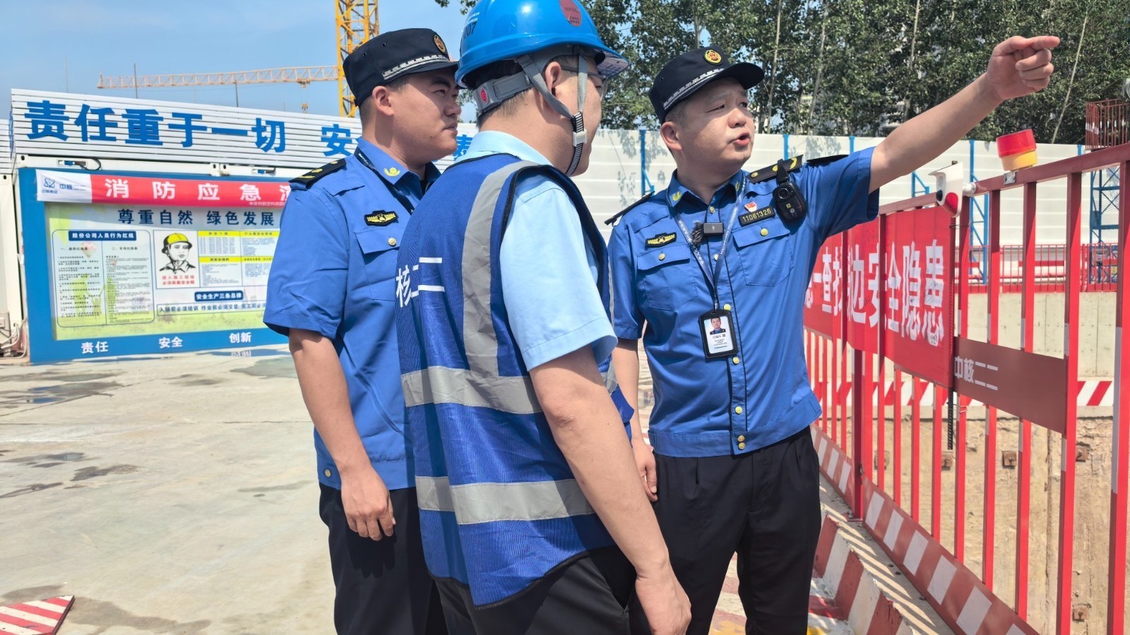 海淀城管按下“静音键” 护航中考 海淀城管按下“静音键” 护航中考