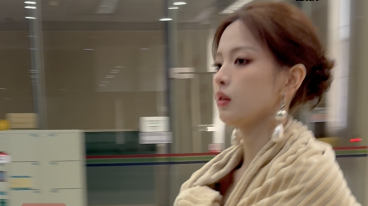 2025微博视界大会后台直击,杨超越的下班路透新鲜出炉 2025微博视界大会后台直击,杨超越的下班路透新鲜出炉