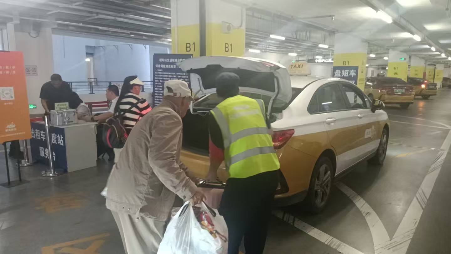 9月30日、10月1日出京高峰 长途客运站多措施做好保障